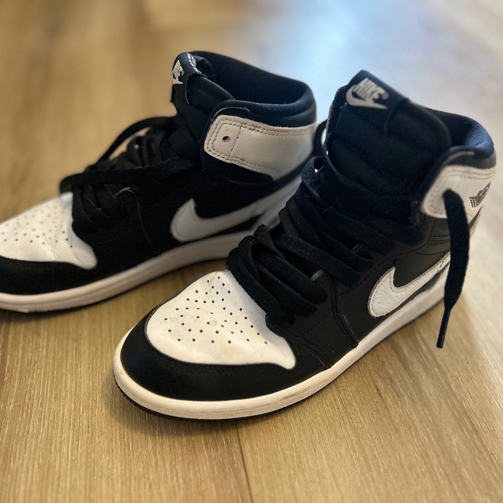 Nike Air Jordan 1 Mid. Barely worn.  Size 2 Youth.